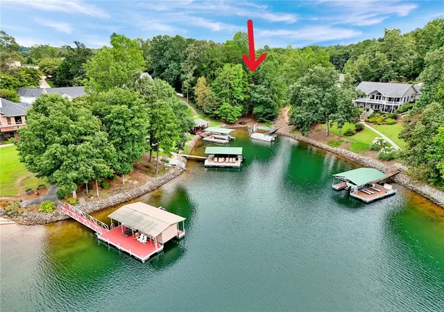Photo 1 of Single family home for sale at 104 W Sunset Ct, Seneca, SC 29672 | MLS# 20305601 | Listing updated on 2026-09-08