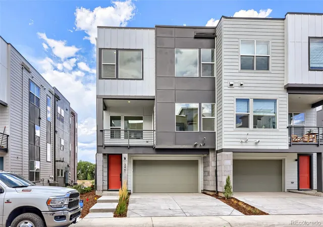 Townhouse for sale at 3461 W Elmhurst Ave, Littleton, CO 80120 | MLS# 2063105