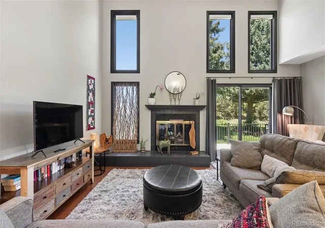 2nd image of 28 Woodbridge Dr, Colorado Springs, CO 80906 | MLS# 3336174