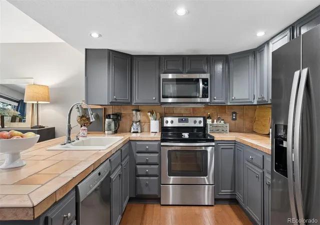 3rd image of 28 Woodbridge Dr, Colorado Springs, CO 80906 | MLS# 3336174