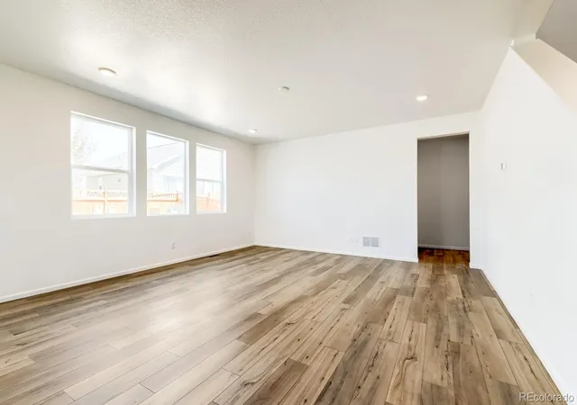 5th image of 4105 Runyon Lake St, Brighton, CO 80601 | MLS# 6104978