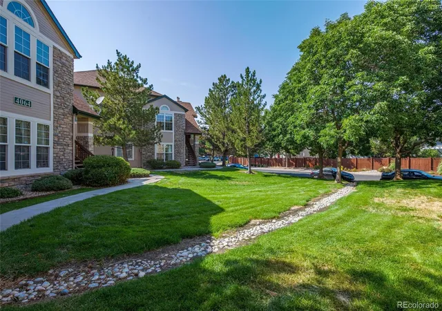 2nd image of 4054 S Crystal Cir, Aurora, CO 80014