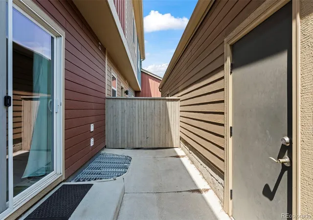image of 1320 Kestrel Ln, Longmont, CO 80501