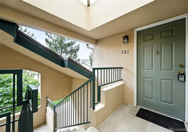 3rd image of 8671 E Dry Creek Rd #721, Englewood, CO 80112 | MLS# 7913752