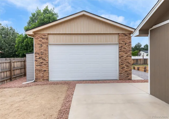 3rd image of 8055 Newman St, Arvada, CO 80005 | MLS# 4672636