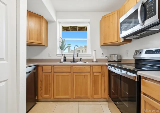 3rd image of 17285 E Ford Dr, Aurora, CO 80017 | MLS# 3771593