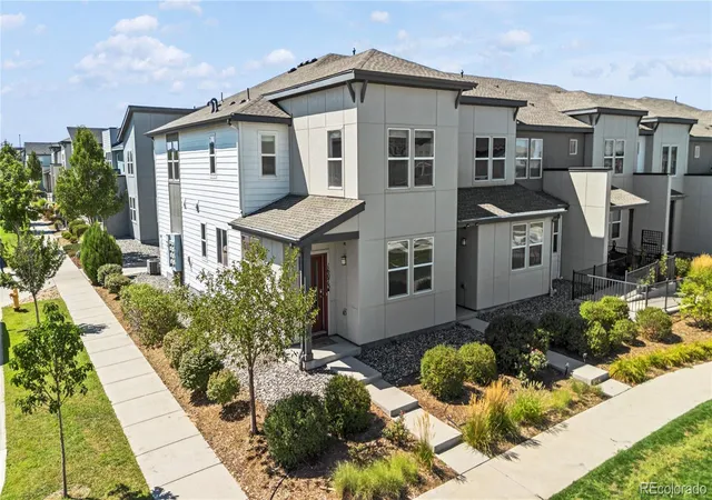 3rd image of 16073 E Warner Pl, Denver, CO 80239 | MLS# 3202473