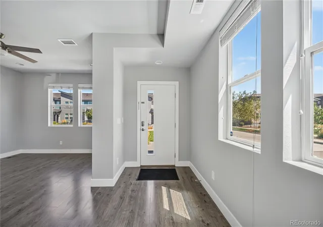 5th image of 16073 E Warner Pl, Denver, CO 80239 | MLS# 3202473