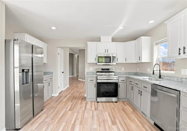 5th image of 302 Apache Pl, Brighton, CO 80603 | MLS# 6889509