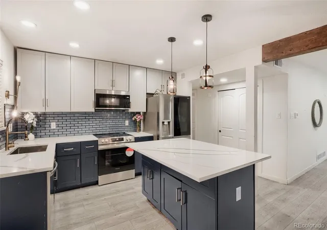 4th image of 935 Quari St, Aurora, CO 80011 | MLS# 1875733