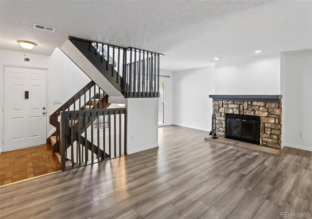 3rd image of 15451 E Wyoming Dr #F, Aurora, CO 80017 | MLS# 5845893