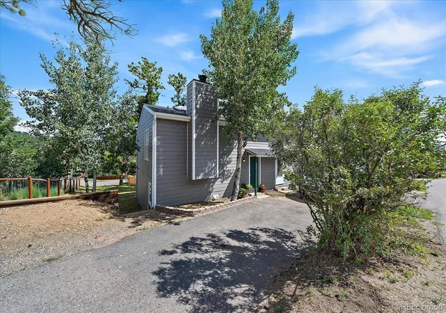 4th image of 30787 Hilltop Dr, Evergreen, CO 80439 | MLS# 6156288