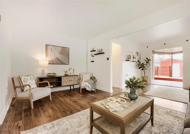 1st image of 810 Oswego St, Aurora, CO 80010 | MLS# 5415417
