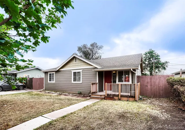 Photo 2 of Single family home for sale at 810 Oswego St, Aurora, CO 80010 | MLS# 5415417 | Listing updated on 2026-08-21