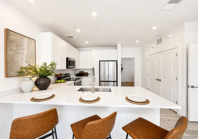 3rd image of 1650 N Sheridan Blvd #203, Denver, CO 80204 | MLS# 9546919
