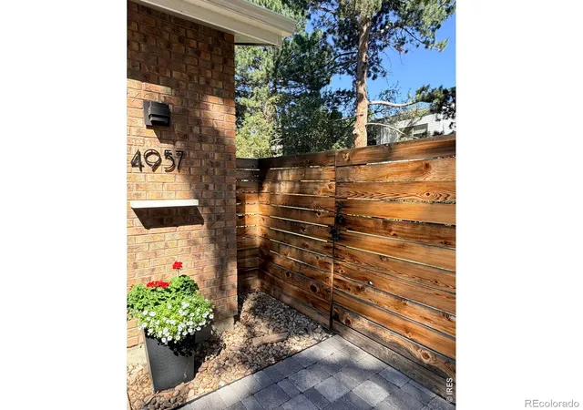 2nd image of 4957 Sundance Sq, Boulder, CO 80301 | MLS# IR1067022