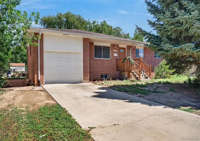 Photo 3 of Single family home for sale at 1830 Jewel Dr, Longmont, CO 80501 | MLS# 9698392 | Listing updated on 2026-09-25