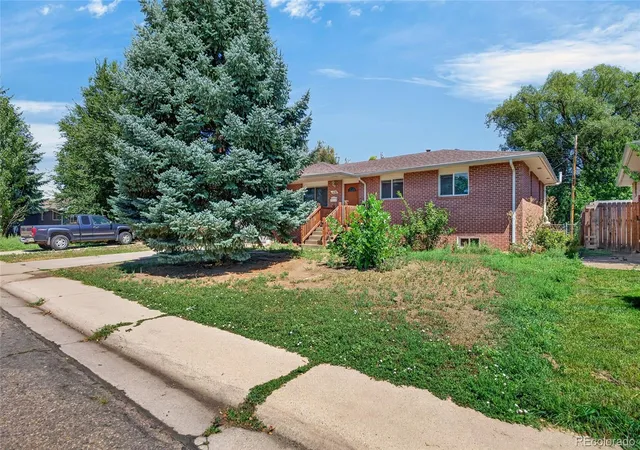 Photo 4 of Single family home for sale at 1830 Jewel Dr, Longmont, CO 80501 | MLS# 9698392 | Listing updated on 2026-09-25