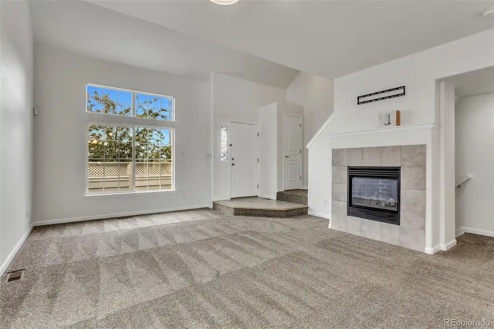 Listing Photo 2 - Condo for sale in 16901 E Warren Pl Pl located at 16901 E Warren Pl Pl, Aurora, CO 80013 - Unit 16901 E Warren Pl Pl