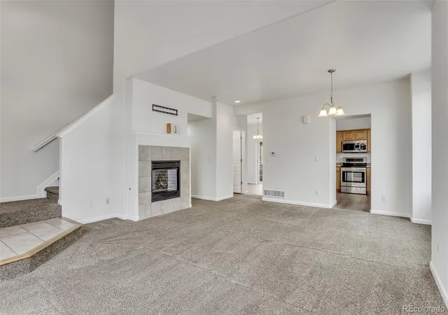 3rd image of 16901 E Warren Pl Pl, Aurora, CO 80013