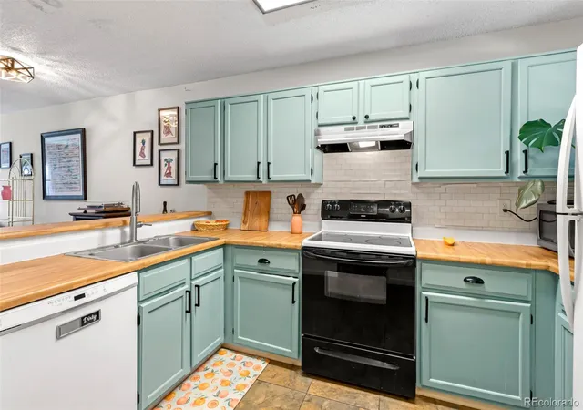 image of 7476 E Arkansas Ave #2-05, Denver, CO 80231 | MLS# 8487041