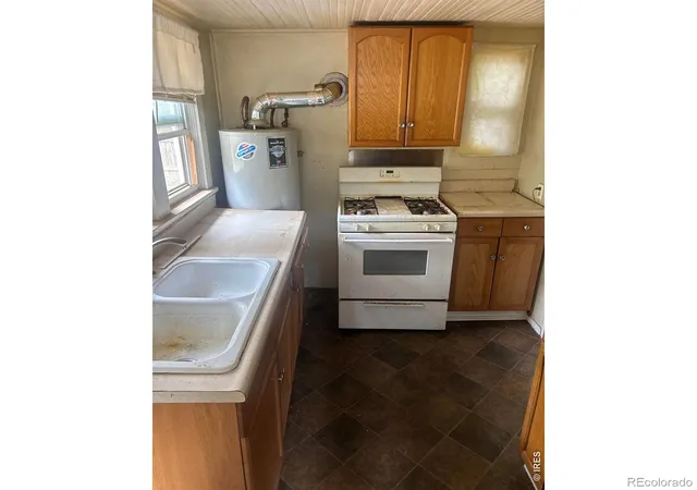 3rd image of 18 S Greeley Ave, Johnstown, CO 80534 | MLS# IR1067060