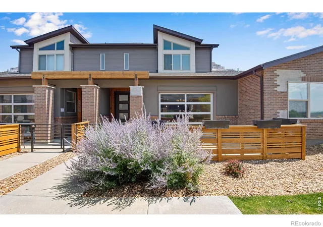 2nd image of 19570 E Sunset Cir, Aurora, CO 80015 | MLS# IR1067061