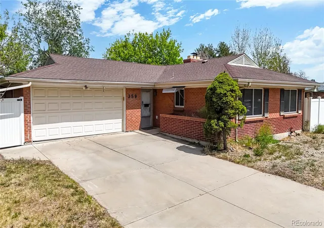 1st image of 359 Quentin St, Aurora, CO 80011 | MLS# 3906185