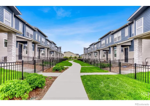 3rd image of 2839 Bear Springs Cir, Longmont, CO 80503 | MLS# IR1067081
