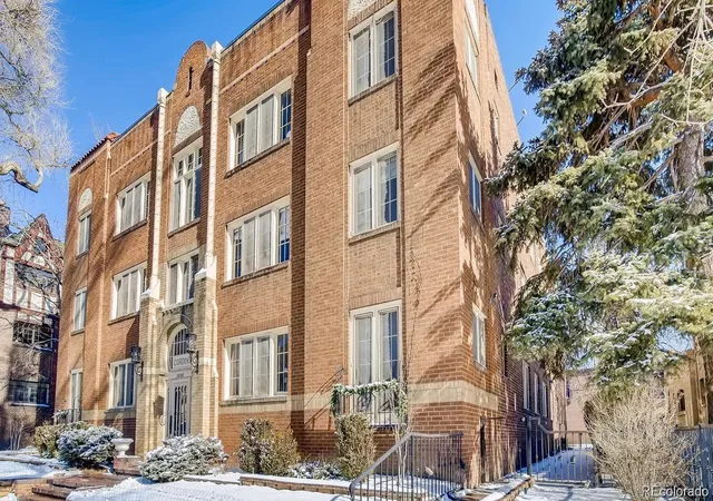 Listing Photo 5 - Condo for sale in building located at 1050 N Washington St, Denver, CO 80203 - Unit #1A