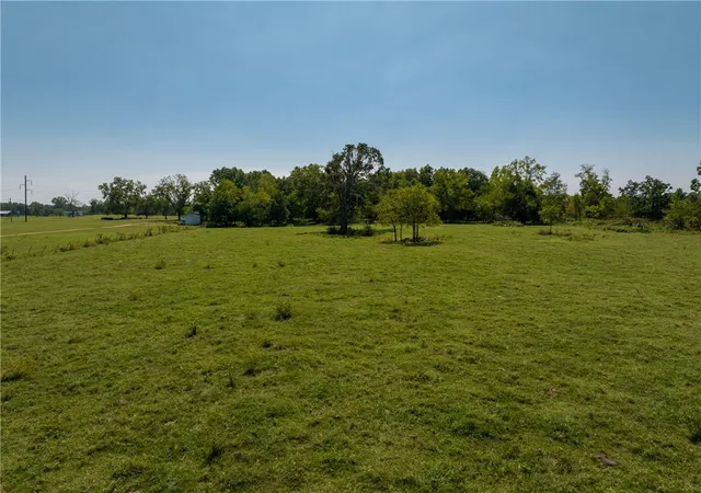 Photo 2 of Sale Pending at 21191 Keck Rd, Siloam Springs, AR 72761 | MLS# 1298958 | Listing updated on 2026-08-18