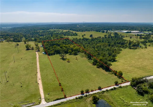 Photo 9 of Sale Pending at 21191 Keck Rd, Siloam Springs, AR 72761 | MLS# 1298958 | Listing updated on 2026-08-18
