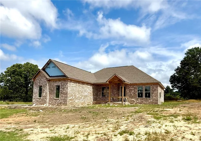 Photo 2 of Single family home for sale at 1346 Elk Horn Dr, Russellville, AR 72802 | MLS# 1308702 | Listing updated on 2026-08-10