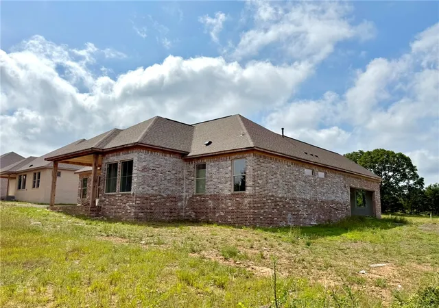 Photo 3 of Single family home for sale at 1346 Elk Horn Dr, Russellville, AR 72802 | MLS# 1308702 | Listing updated on 2026-08-10