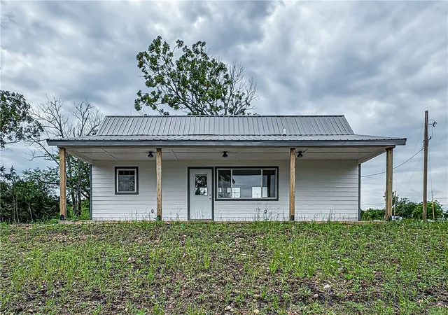 Photo 3 of Single family home for sale at 5 Mc 2028, Yellville, AR 72687 | MLS# 1309744 | Listing updated on 2026-08-18
