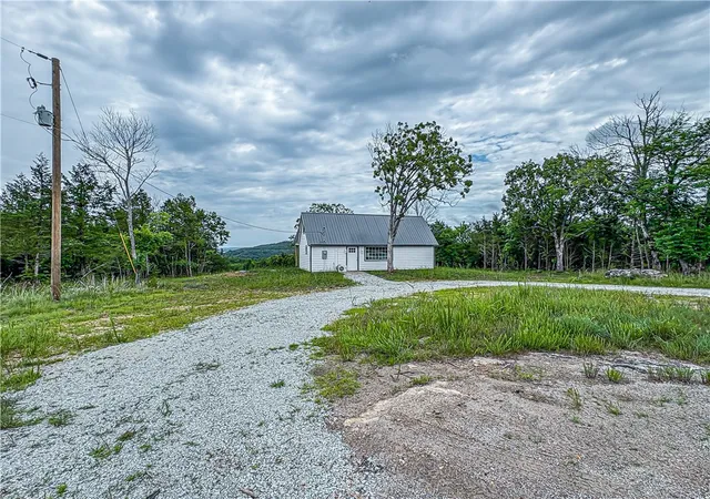 Photo 3 of Single family home for sale at 5 Mc 2028, Yellville, AR 72687 | MLS# 1309744 | Listing updated on 2026-08-18