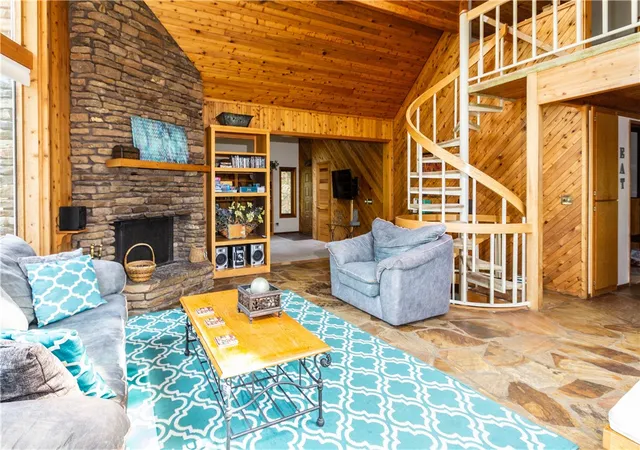 Photo 3 of Single family home for sale at 21337 Black Oak Dr, Garfield, AR 72732 | MLS# 1313208 | Listing updated on 2026-08-20