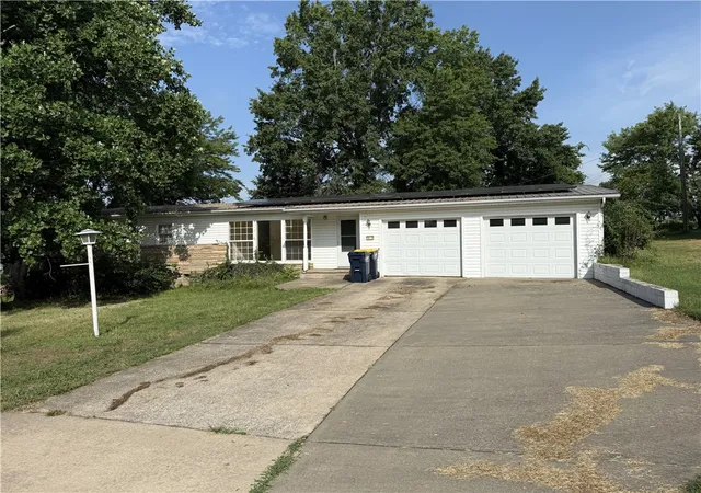 1st image of 1021 Berry St, Harrison, AR 72601 | MLS# 1315054