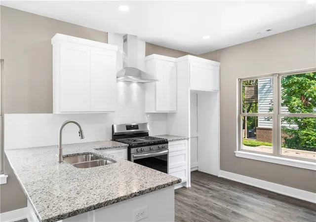 Photo 3 of Single family home for sale at 978 W Holly St, Fayetteville, AR 72703 | MLS# 1316868 | Listing updated on 2026-08-24