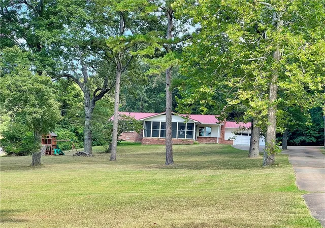 4th image of 601 Parrott Dr, Huntsville, AR 72740 | MLS# 1318712