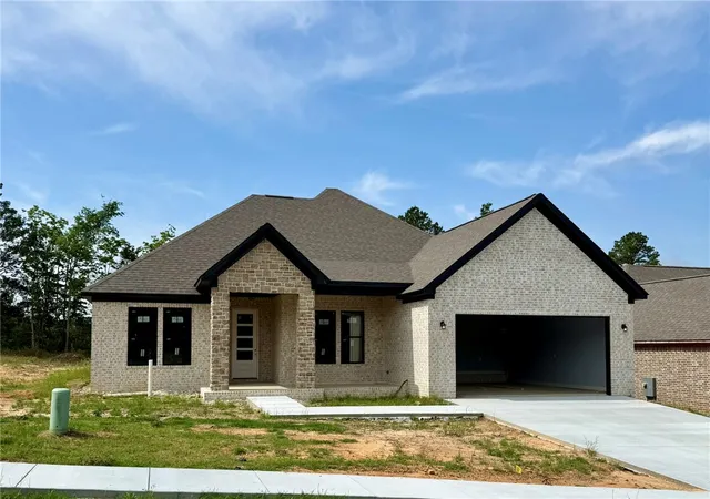 Photo 1 of Single family home for sale at 1305 Elk Horn Dr, Russellville, AR 72802 | MLS# 1315862 | Listing updated on 2026-08-10