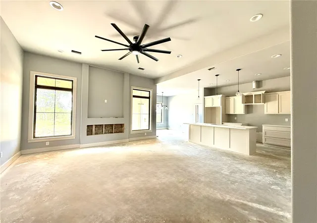 Photo 4 of Single family home for sale at 1305 Elk Horn Dr, Russellville, AR 72802 | MLS# 1315862 | Listing updated on 2026-08-10
