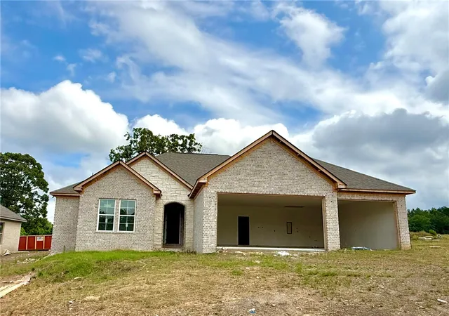 Photo 1 of Single family home for sale at 1338 Elk Horn Dr, Russellville, AR 72802 | MLS# 1315846 | Listing updated on 2026-08-10
