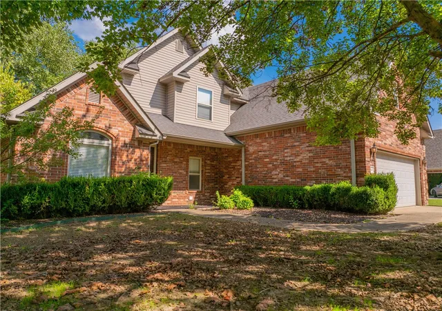 Photo 1 of Single family home for sale at 3880 W Morning Mist Dr, Fayetteville, AR 72704 | MLS# 1325155 | Listing updated on 2026-08-24