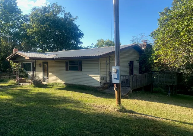 Photo 3 of Sale Pending at 27418 Farm Rd 1090, Seligman, MO 65745 | MLS# 1325180 | Listing updated on 2026-09-18