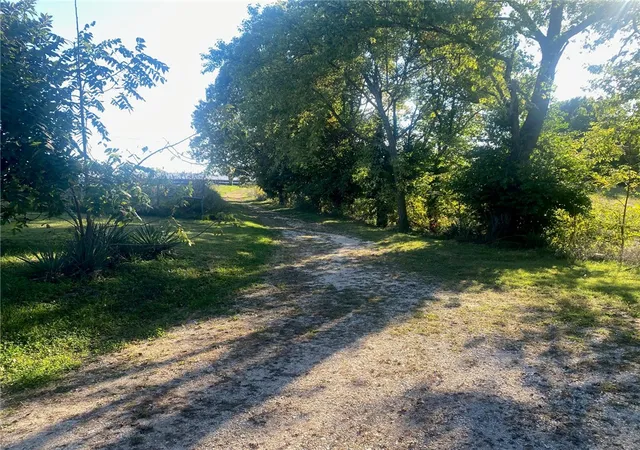 Photo 3 of Sale Pending at 27418 Farm Rd 1090, Seligman, MO 65745 | MLS# 1325180 | Listing updated on 2026-09-18