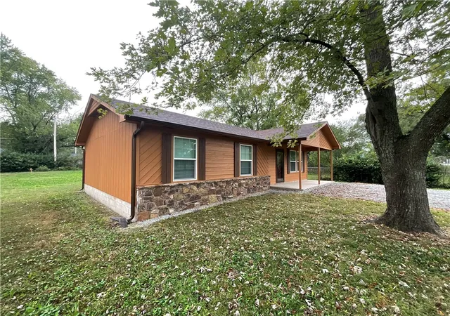 Photo 2 of Single family home for sale at 304 N 5th Street, Jay, OK 74346 | MLS# 1325347 | Listing updated on 2026-08-25