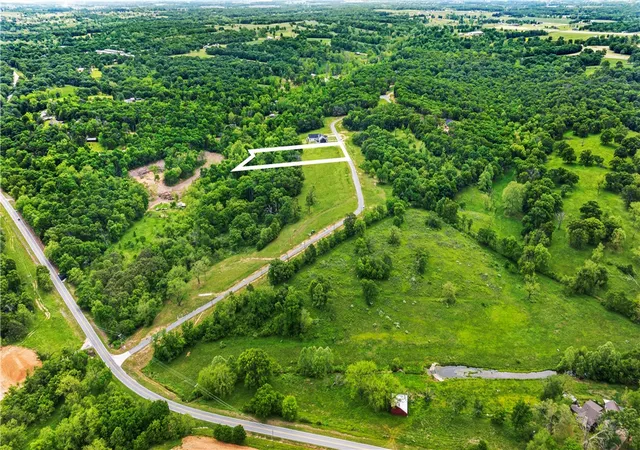 10th image of 8100 Hill Country Dr, Decatur, AR 72722 | MLS# 1325788