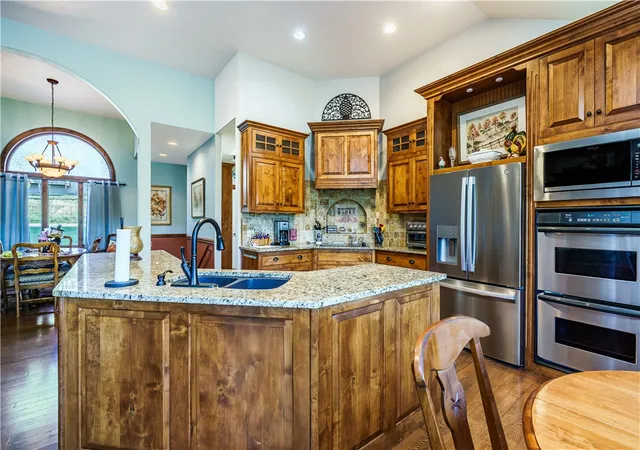 Photo 4 of Sale Pending at 60 Shields Spur, Holiday Island, AR 72631 | MLS# 1325984 | Listing updated on 2026-10-01