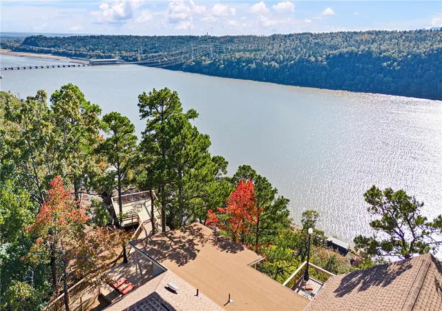 Photo 4 of Single family home for sale at 18 Rimrock Rd, Russellville, AR 72802 | MLS# 1327300 | Listing updated on 2026-08-21